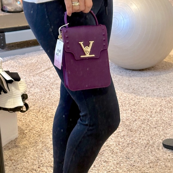 ♥️Jelly Crossbody NWT! Perfect going out bag! - Picture 3 of 5